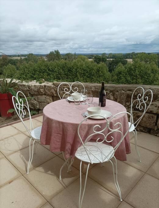 Gite Des Perreyeurs - Maison Troglodyte Avec Vue Sur Loire モンソロー エクステリア 写真