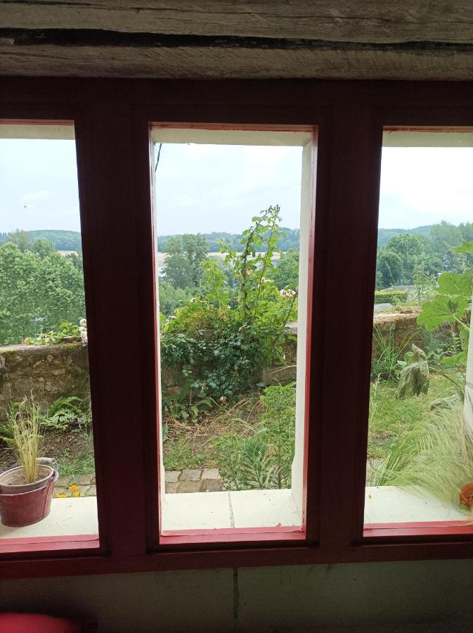 Gite Des Perreyeurs - Maison Troglodyte Avec Vue Sur Loire モンソロー エクステリア 写真